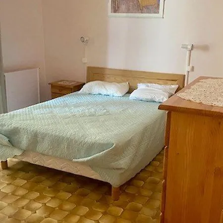 F2 Avec Garage, Terrasse Et Véranda, à 500m Du Centre Et 600m Des Cures à Amélie-les-bains - Fr-1-703-131 Apartamento *