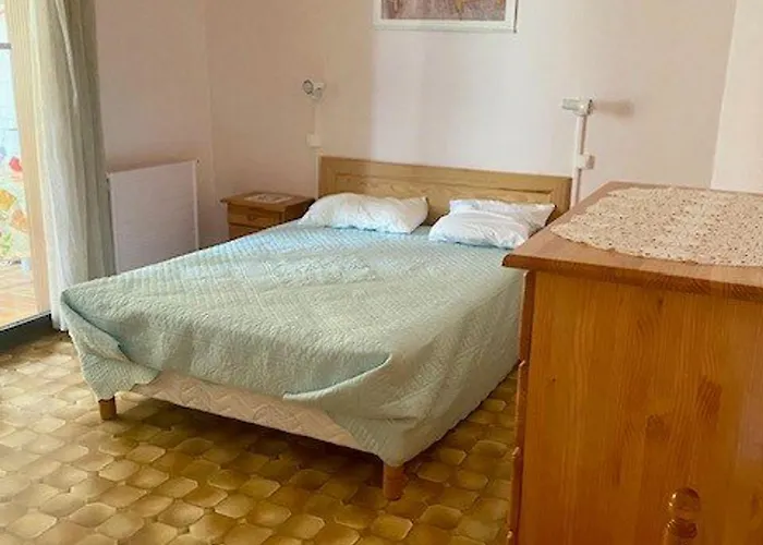F2 Avec Garage, Terrasse Et Veranda, A 500m Du Centre Et 600m Des Cures A Amelie-les-bains - Fr-1-703-131 公寓 *